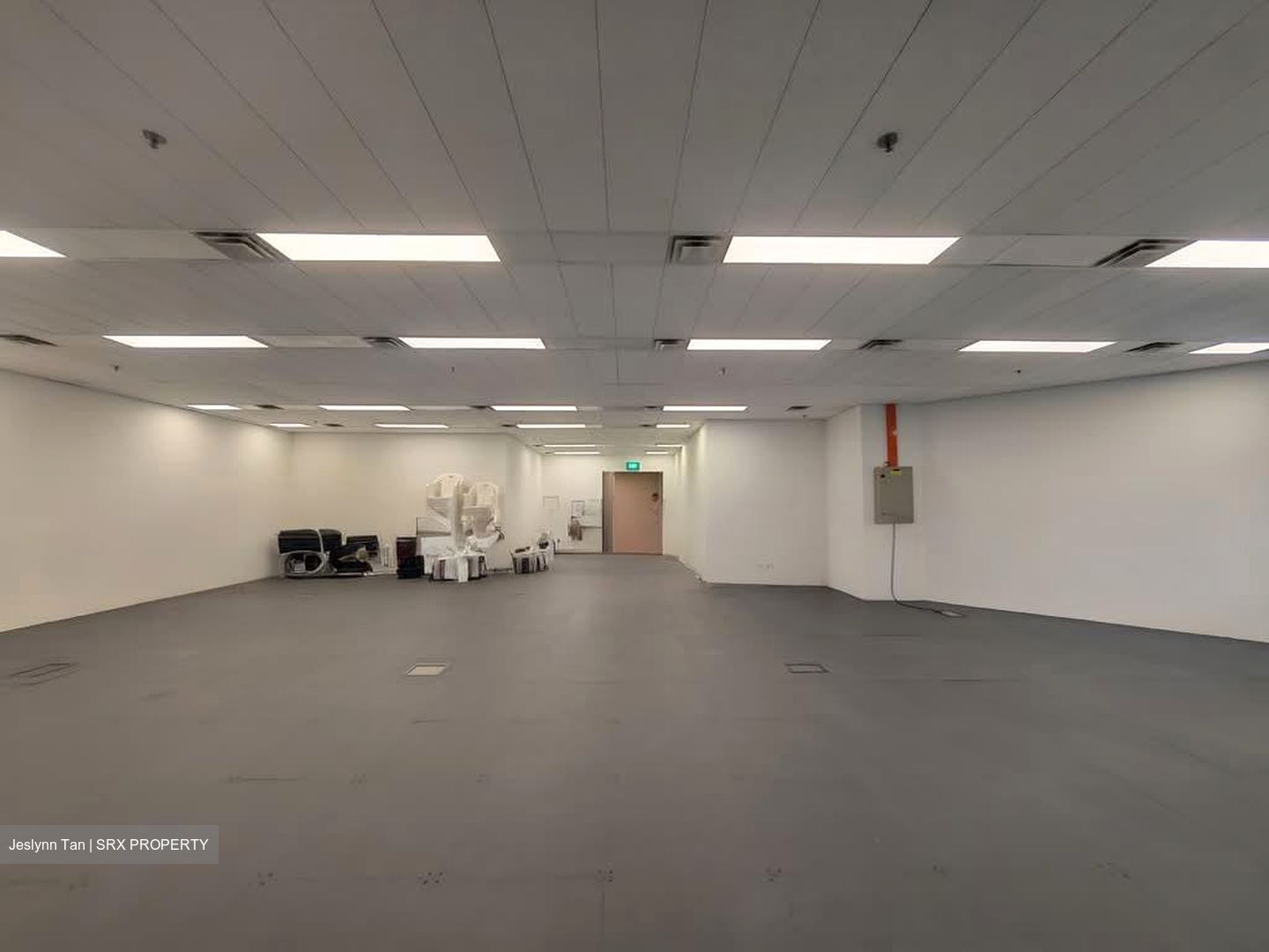 Robinson 77 (D1), Office #550255031